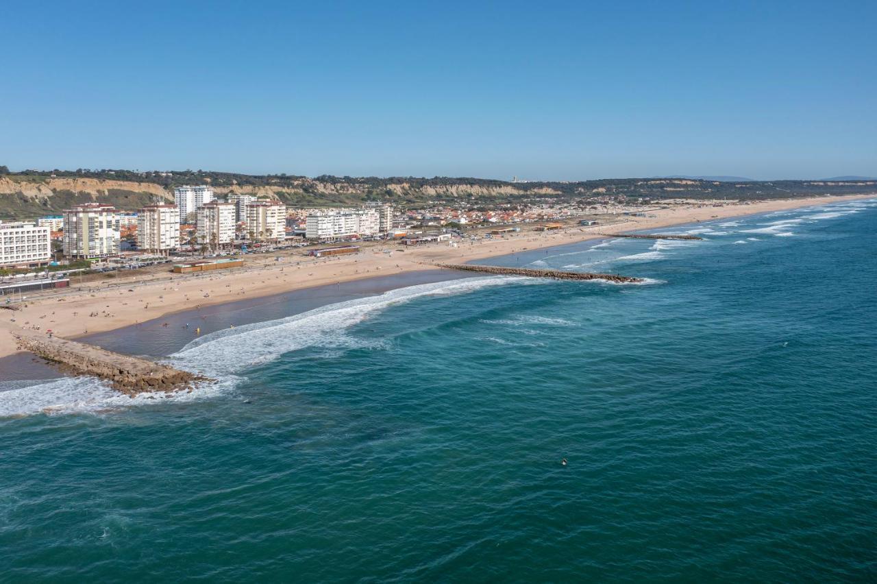 Costa Beach Apartment By The Portuguese Butler Costa de Caparica Exteriör bild