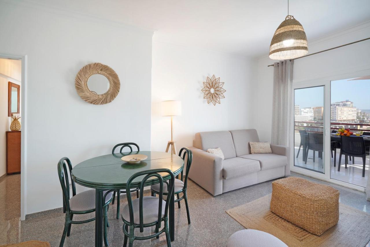 Costa Beach Apartment By The Portuguese Butler Costa de Caparica Exteriör bild